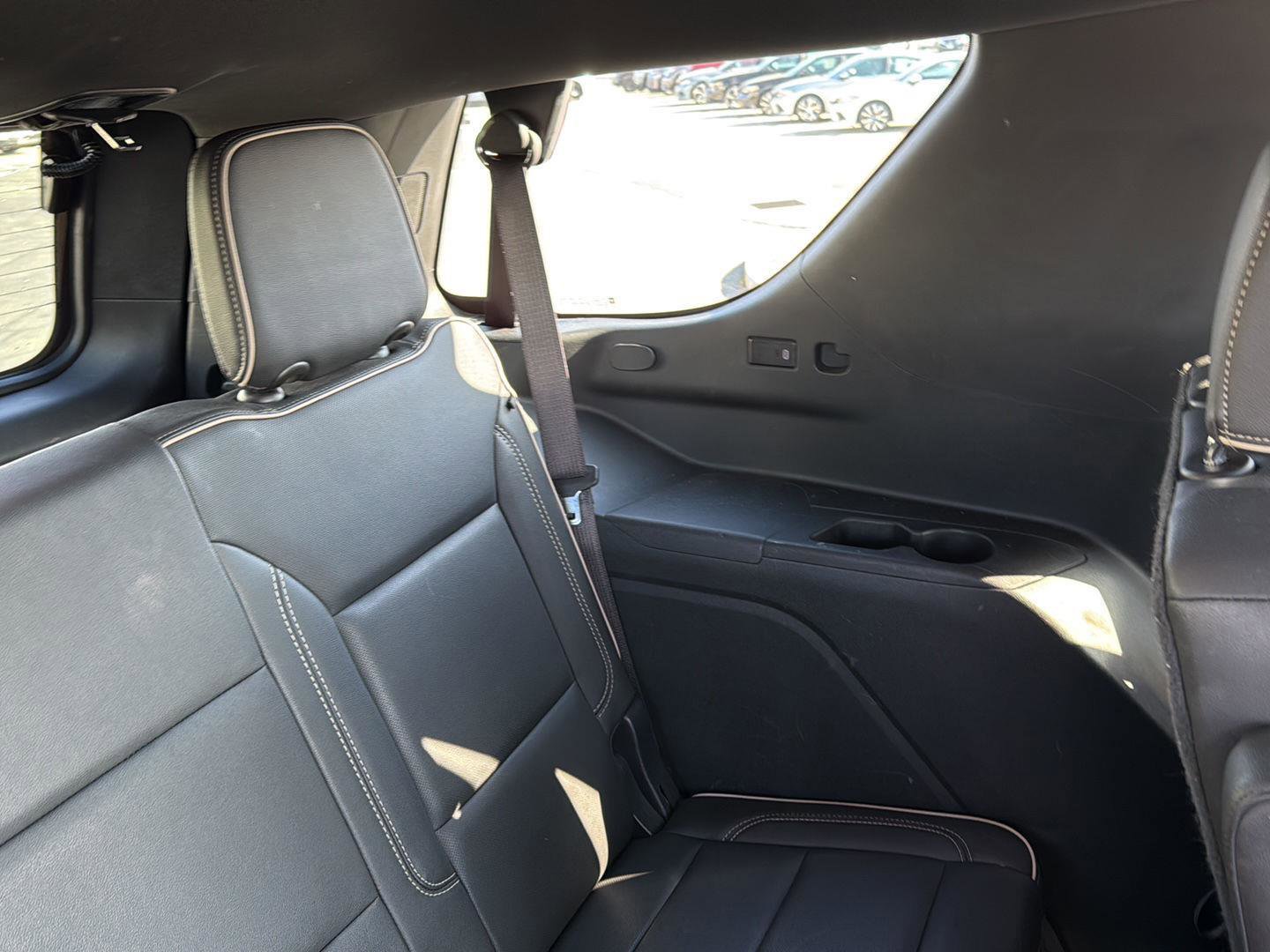 Used 2022 GMC Yukon SLT w/ SLT Luxury Package AWD/4WD image 39