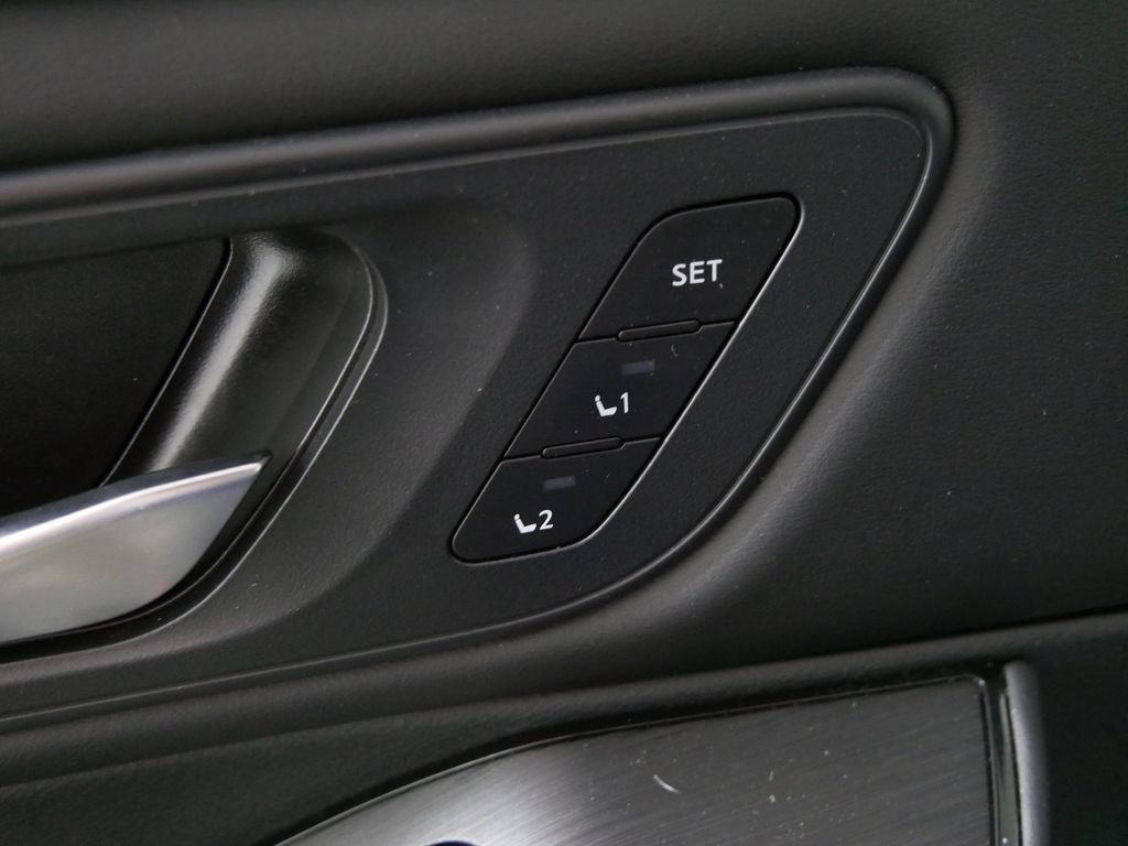 Used 2023 Nissan Rogue SL AWD/4WD image 15