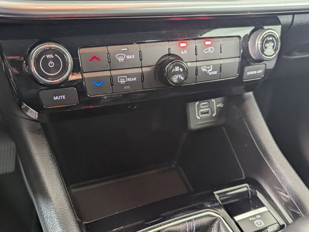 Used 2022 Jeep Compass Latitude FWD image 22