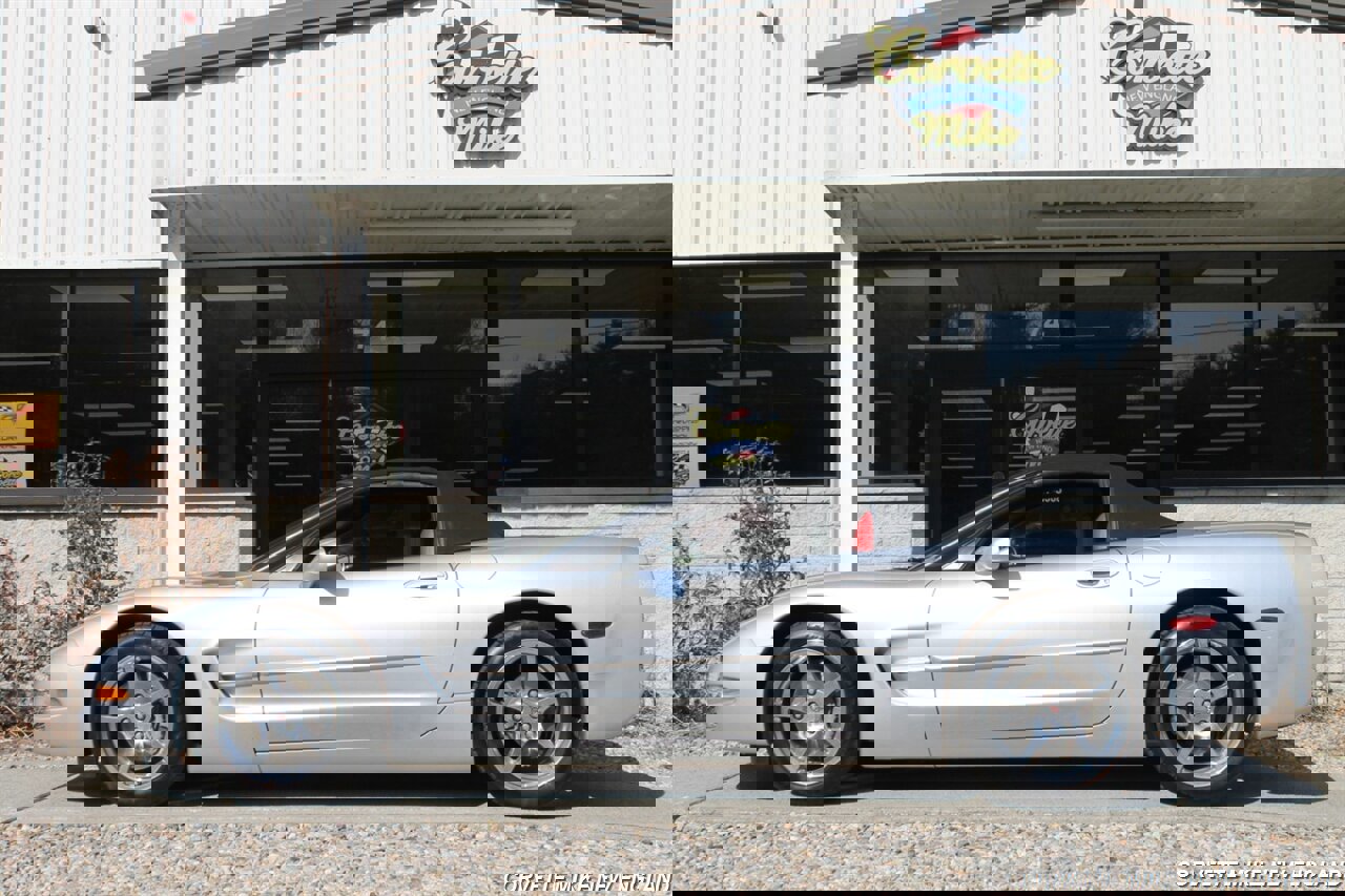 Used 2001 Chevrolet Corvette Convertible w/ Preferred Equipment Group2 image 4