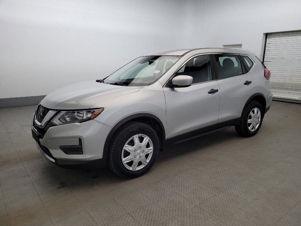 Used 2019 Nissan Rogue S image 2