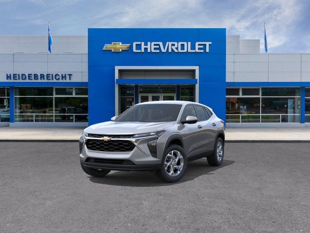 New 2026 Chevrolet Trax LS w/ LS Convenience Package FWD image 8
