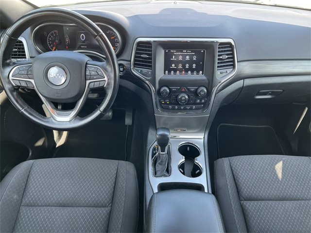 Used 2021 Jeep Grand Cherokee Laredo image 3