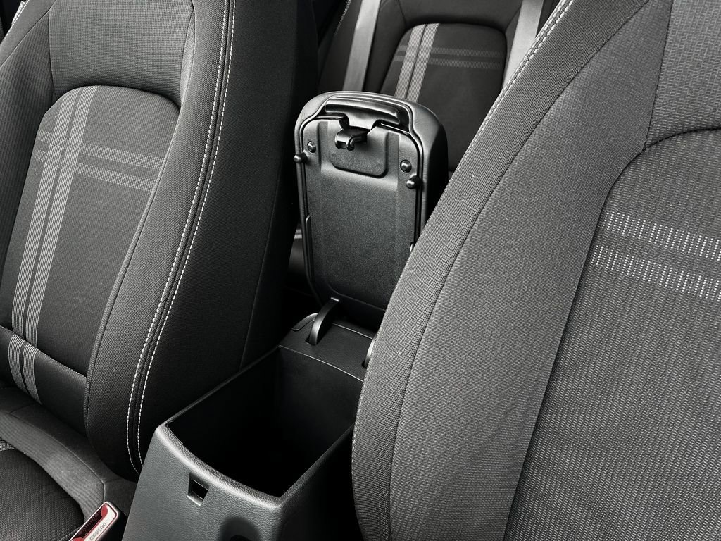 New 2025 Hyundai Venue SEL FWD image 18