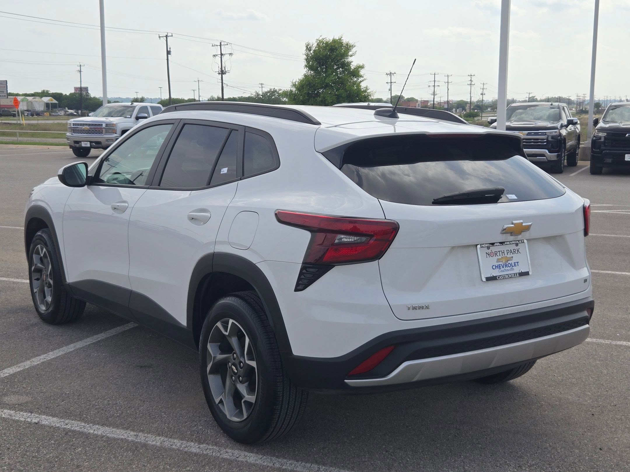 Certified 2025 Chevrolet Trax LT w/ Driver Confidence Package FWD image 5