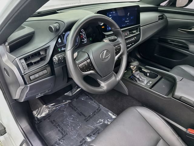 Used 2025 Lexus ES 300h w/ Premium Package FWD image 9