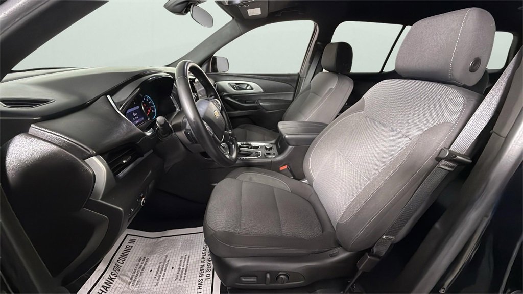 Used 2023 Chevrolet Traverse LT image 17