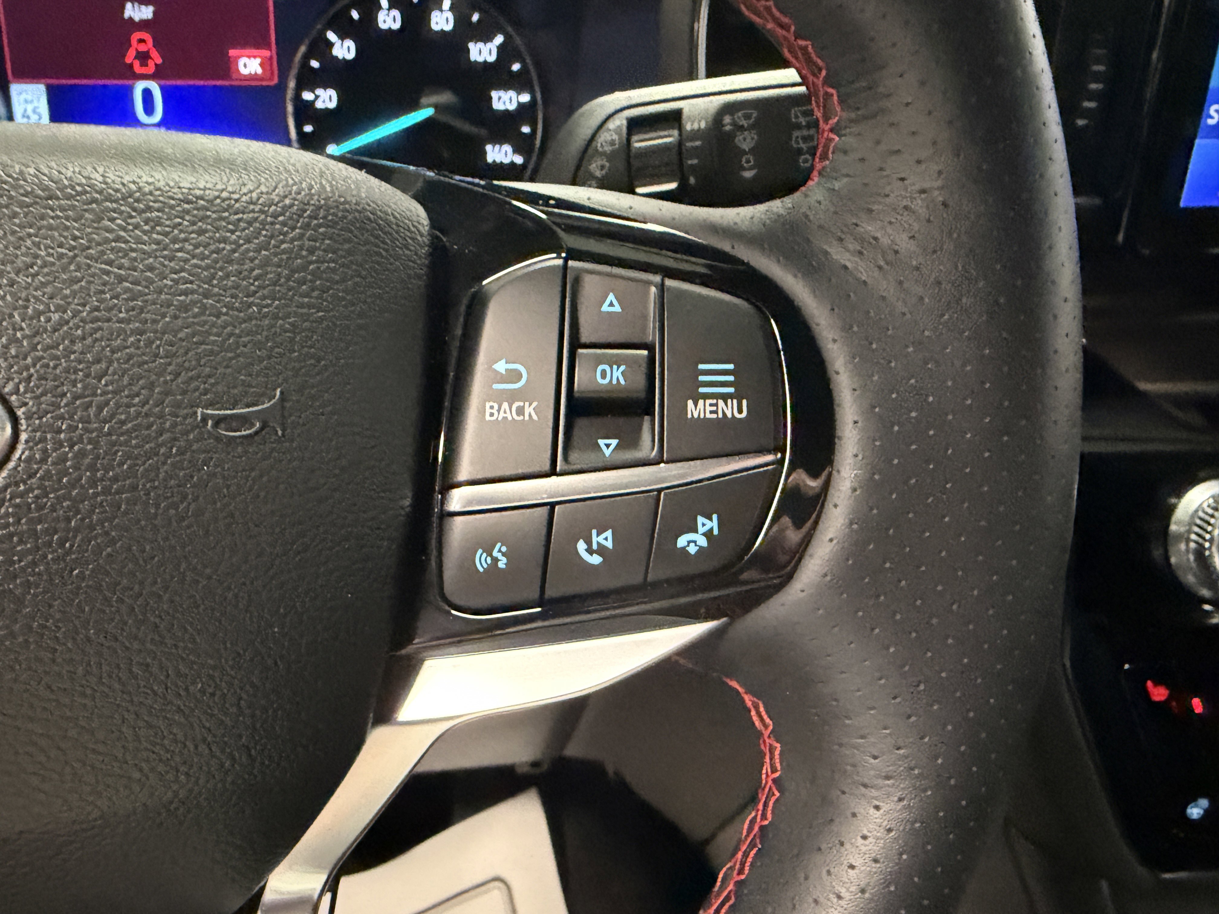 Used 2024 Ford Explorer ST-Line w/ Class IV Trailer Tow Package image 14