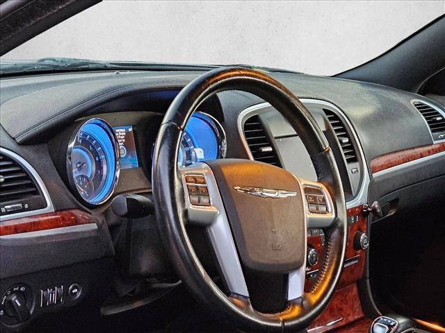 Used 2014 Chrysler 300 image 9