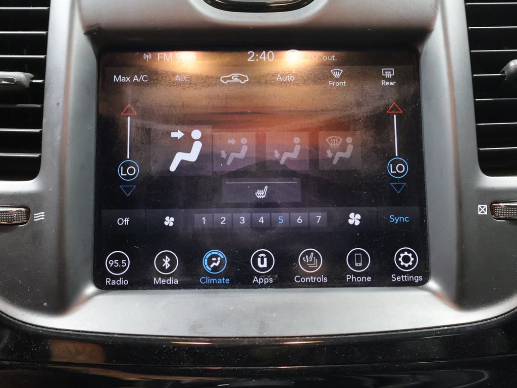 Used 2018 Chrysler 300 S AWD/4WD image 30