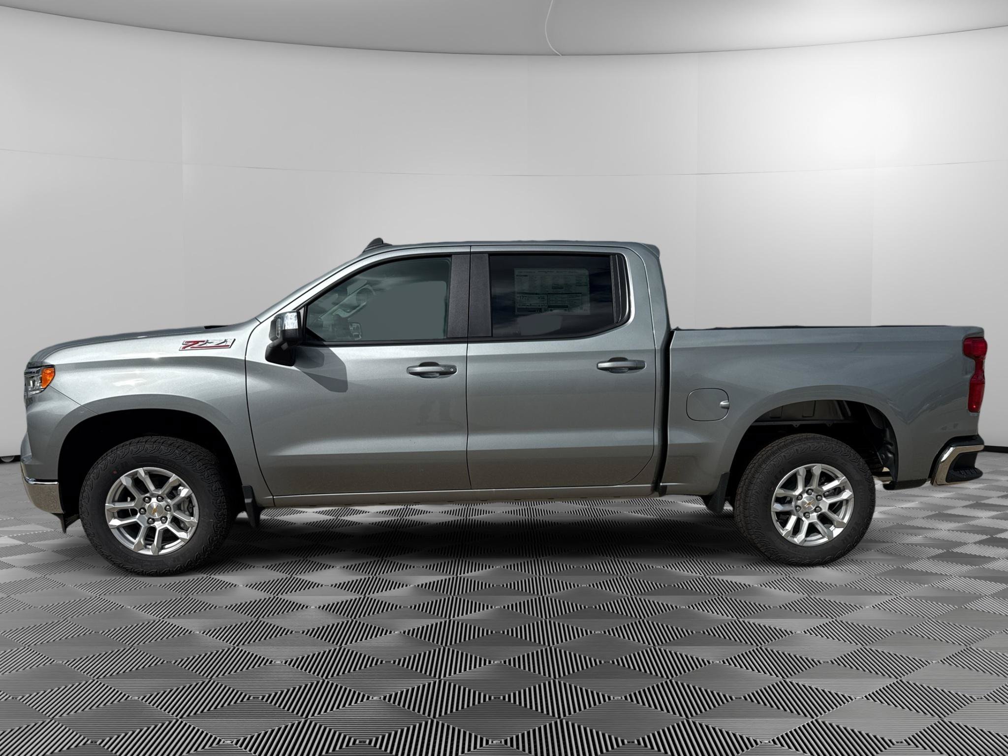 New 2026 Chevrolet Silverado 1500 LT w/ Z71 Off-Road Package AWD/4WD image 2