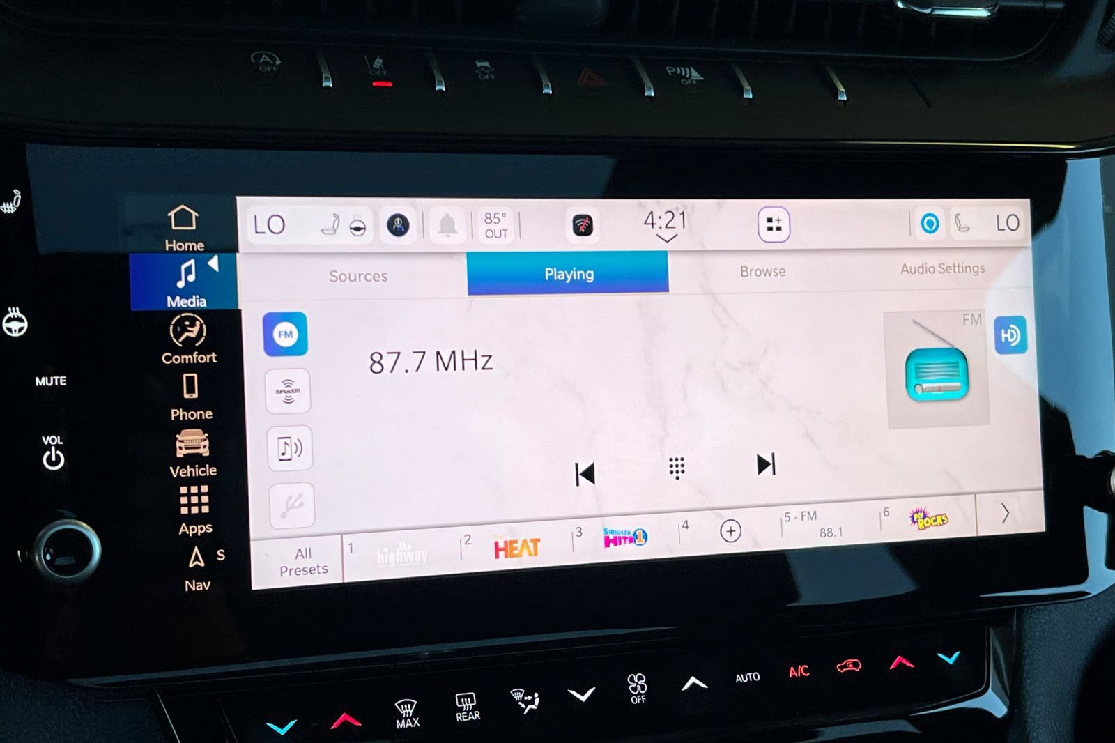 New 2026 Jeep Grand Cherokee Altitude AWD/4WD image 17