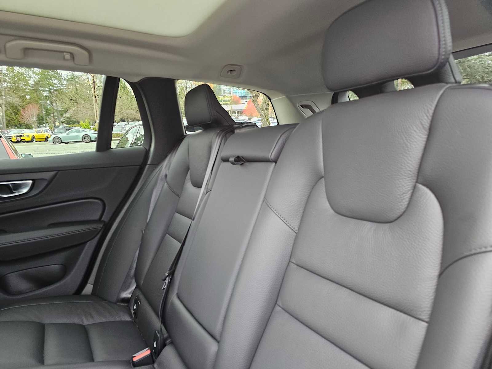 Certified 2025 Volvo V60 B5 Cross Country Plus AWD/4WD image 20