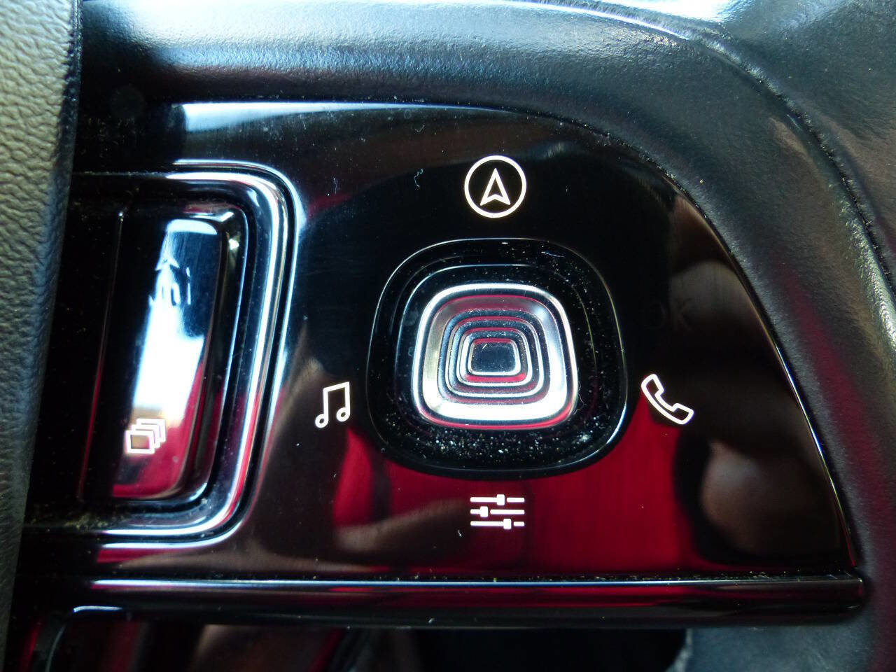 Used 2020 Lincoln Corsair Standard 4dr SUV image 28