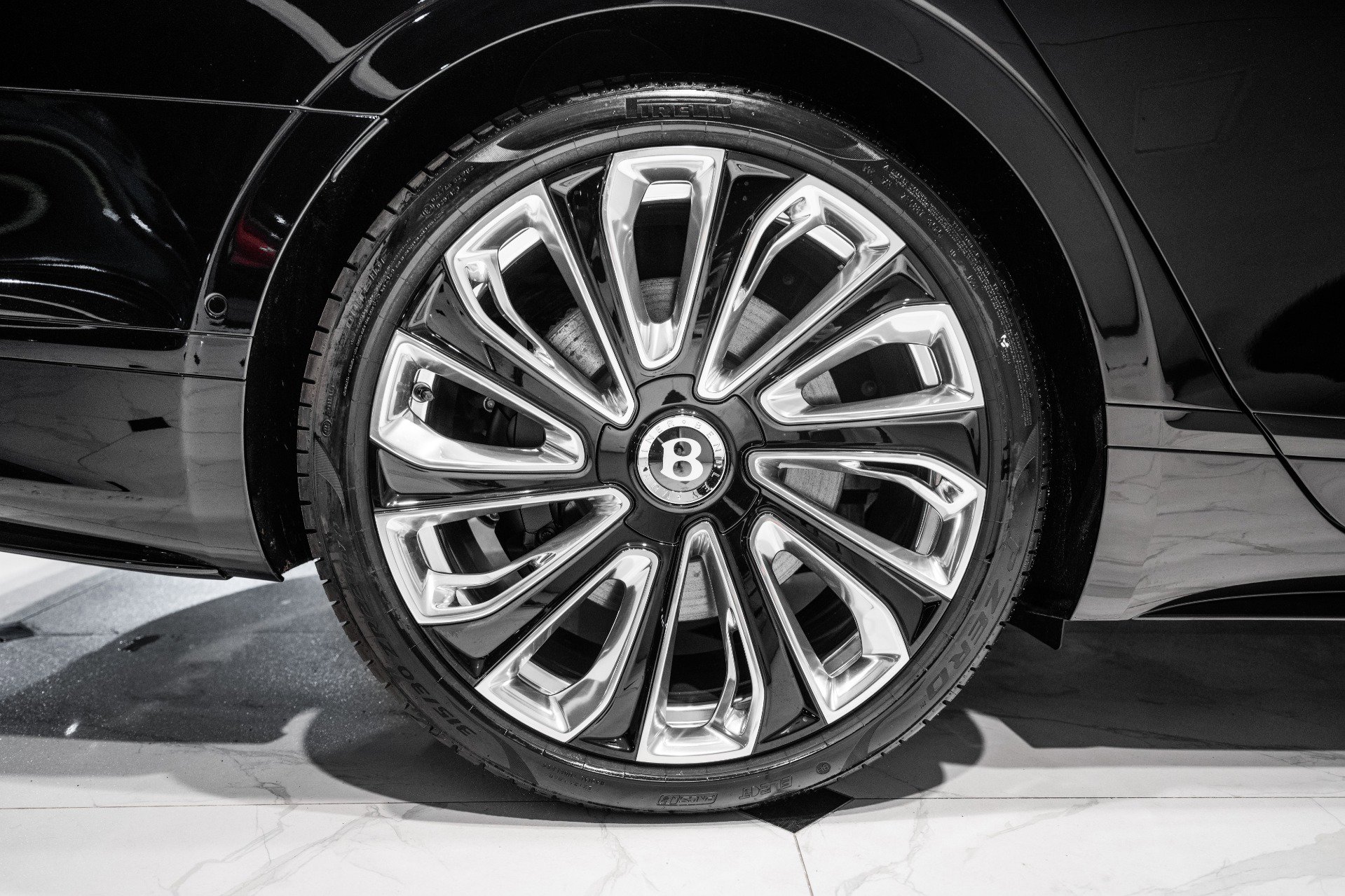 New 2026 Bentley Flying Spur Plug-In Hybrid image 18