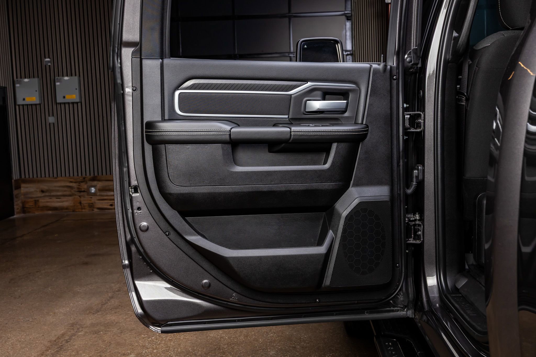 Used 2025 RAM 3500 Big Horn AWD/4WD image 38
