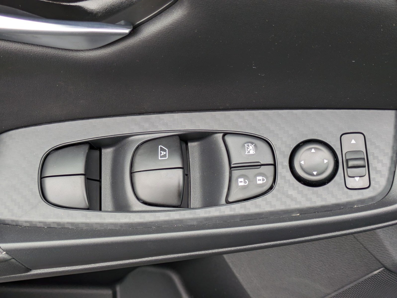 New 2025 Nissan Sentra SV FWD image 18