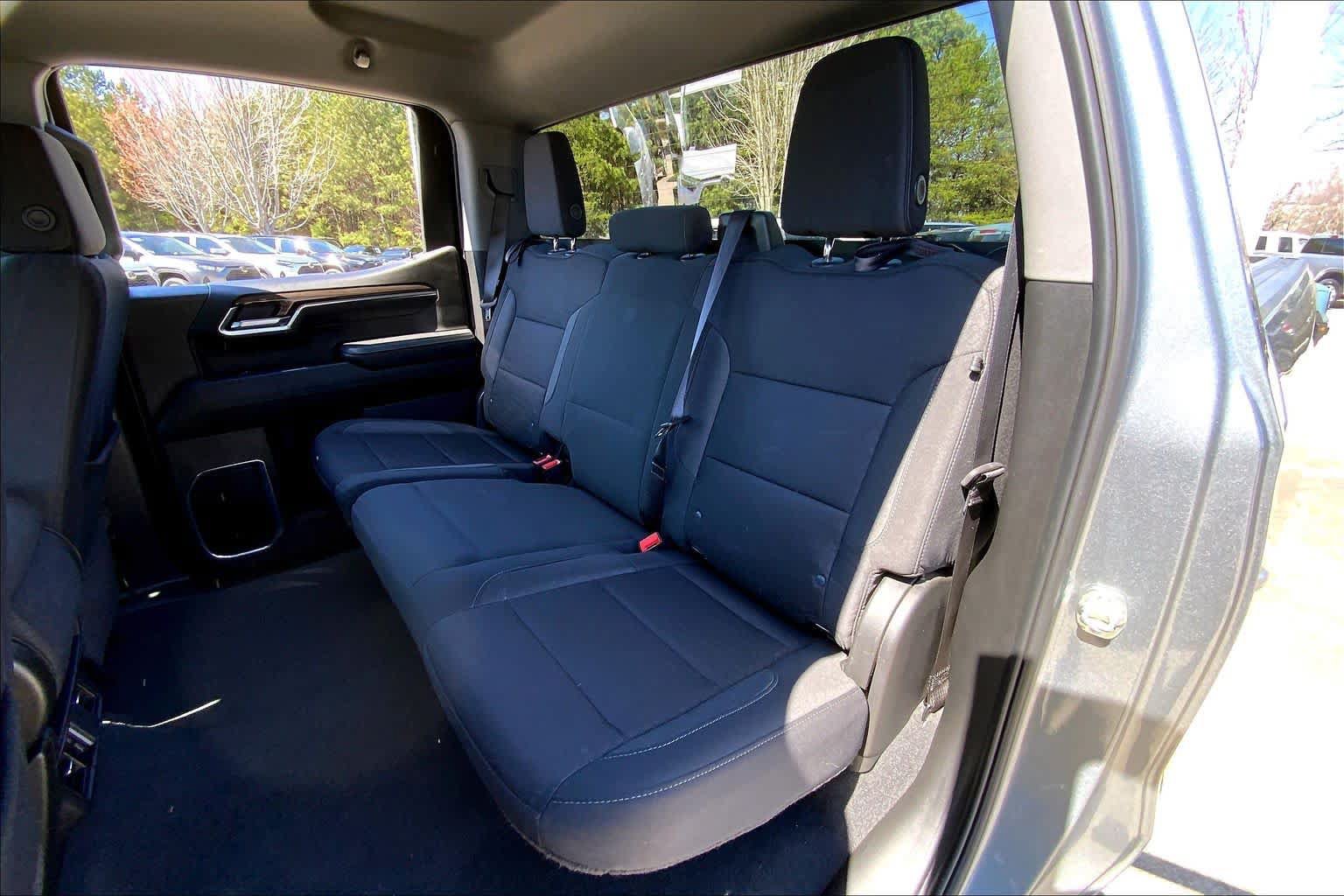 Used 2025 Chevrolet Silverado 1500 LT AWD/4WD image 35