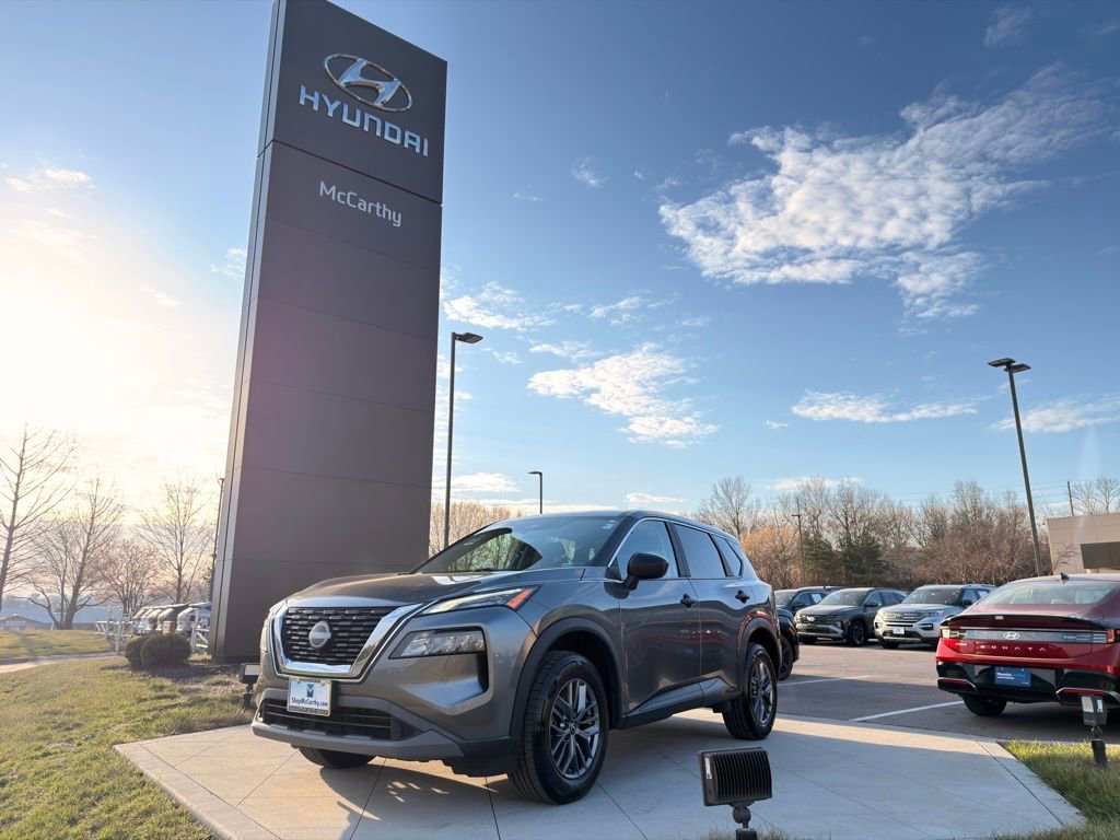 Used 2023 Nissan Rogue S AWD/4WD image 1