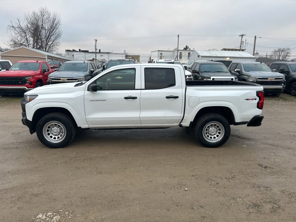 Used 2025 Chevrolet Colorado W/T image 2