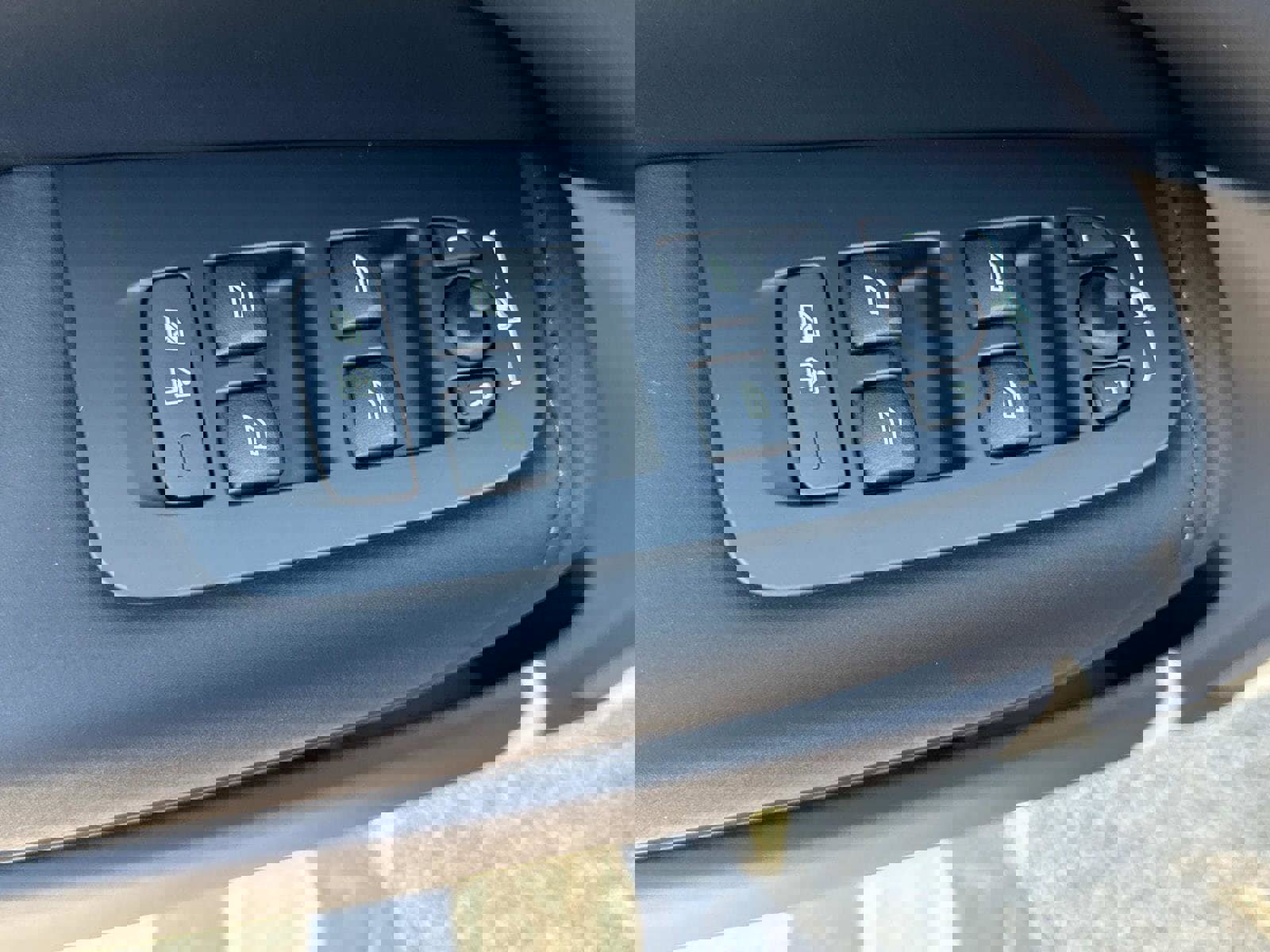 New 2026 Volvo XC60 B5 Plus w/ Climate Package image 19