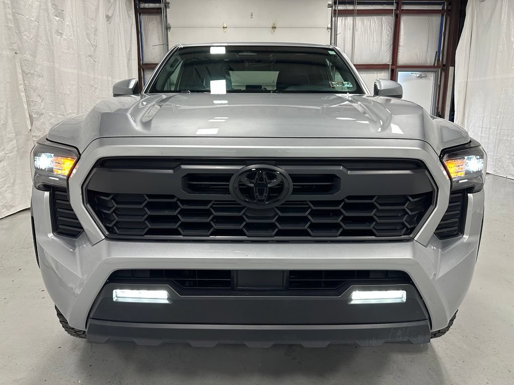 Used 2026 Toyota Tacoma TRD Off-Road AWD/4WD image 2