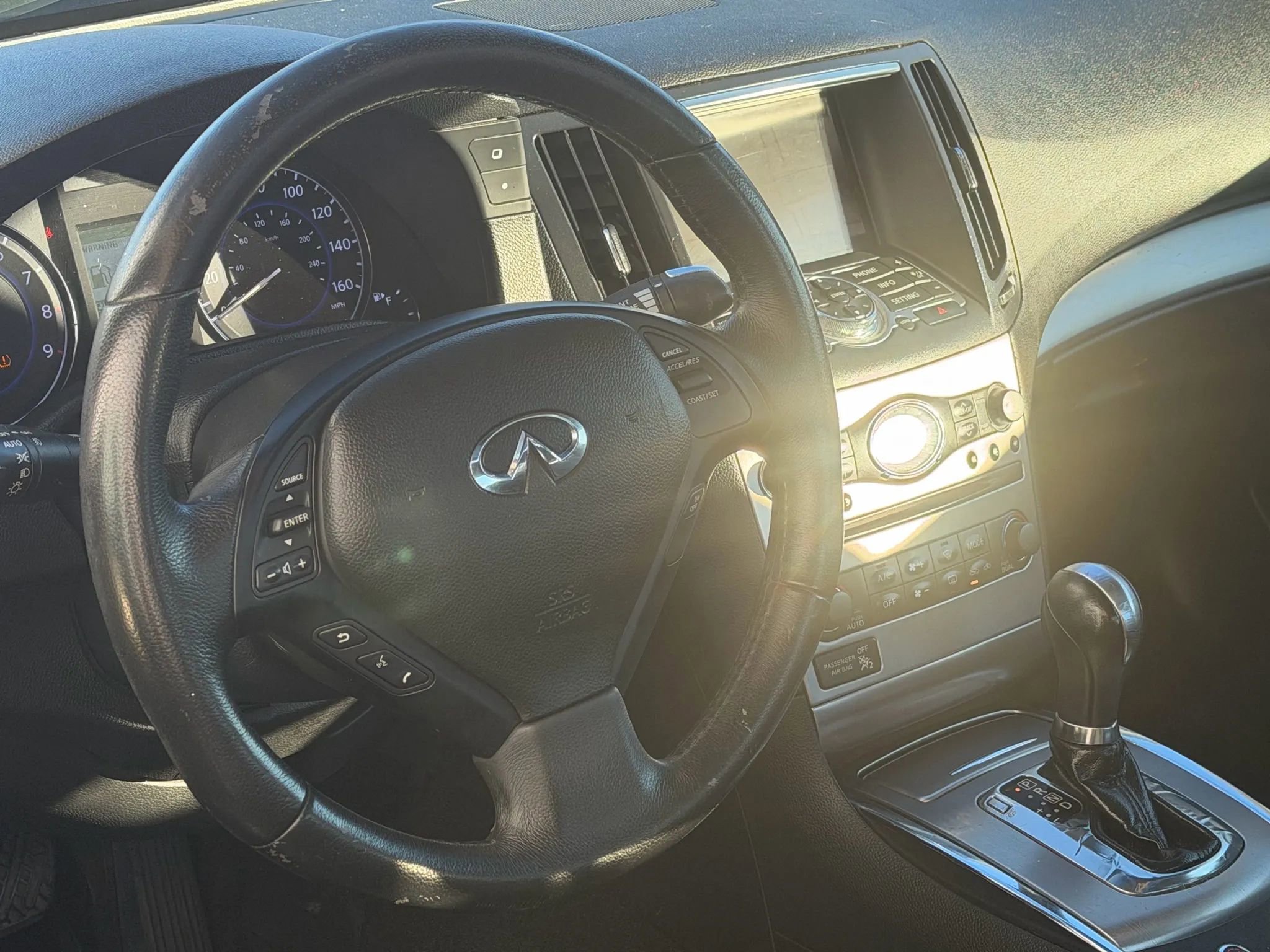 Used 2011 INFINITI G37 Journey w/ Premium Pkg image 10