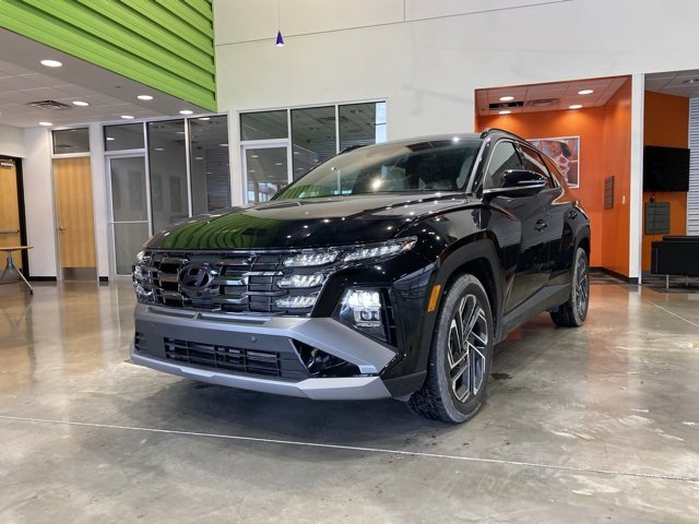 New 2025 Hyundai Tucson Limited image 3