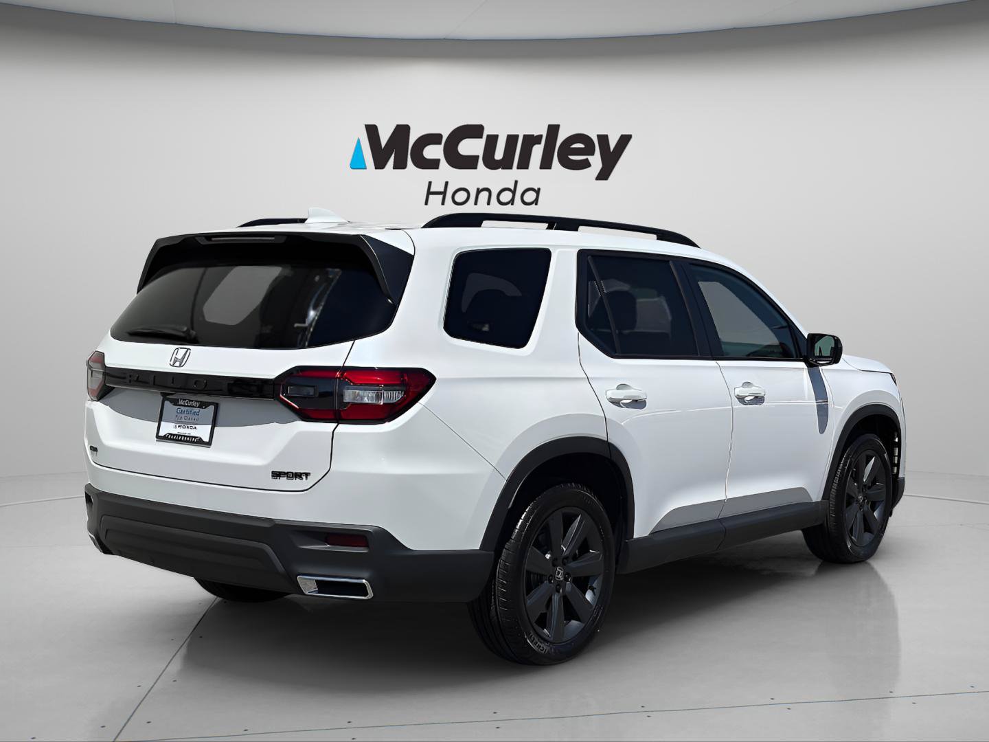 Certified 2025 Honda Pilot Sport image 3