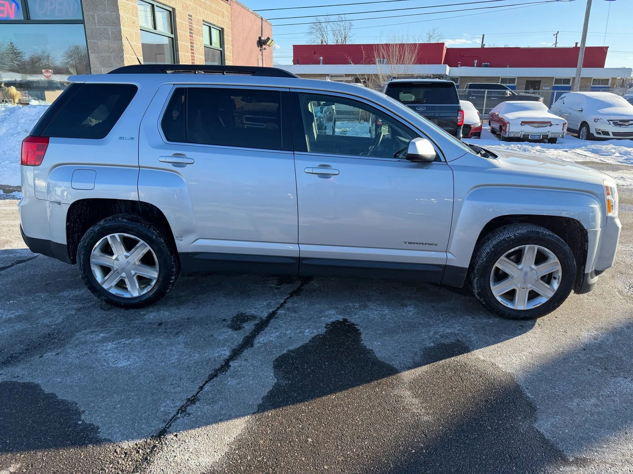 Used 2011 GMC Terrain SLE image 6