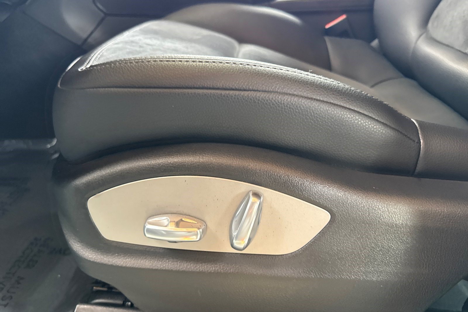 Used 2017 Porsche Macan AWD/4WD image 14