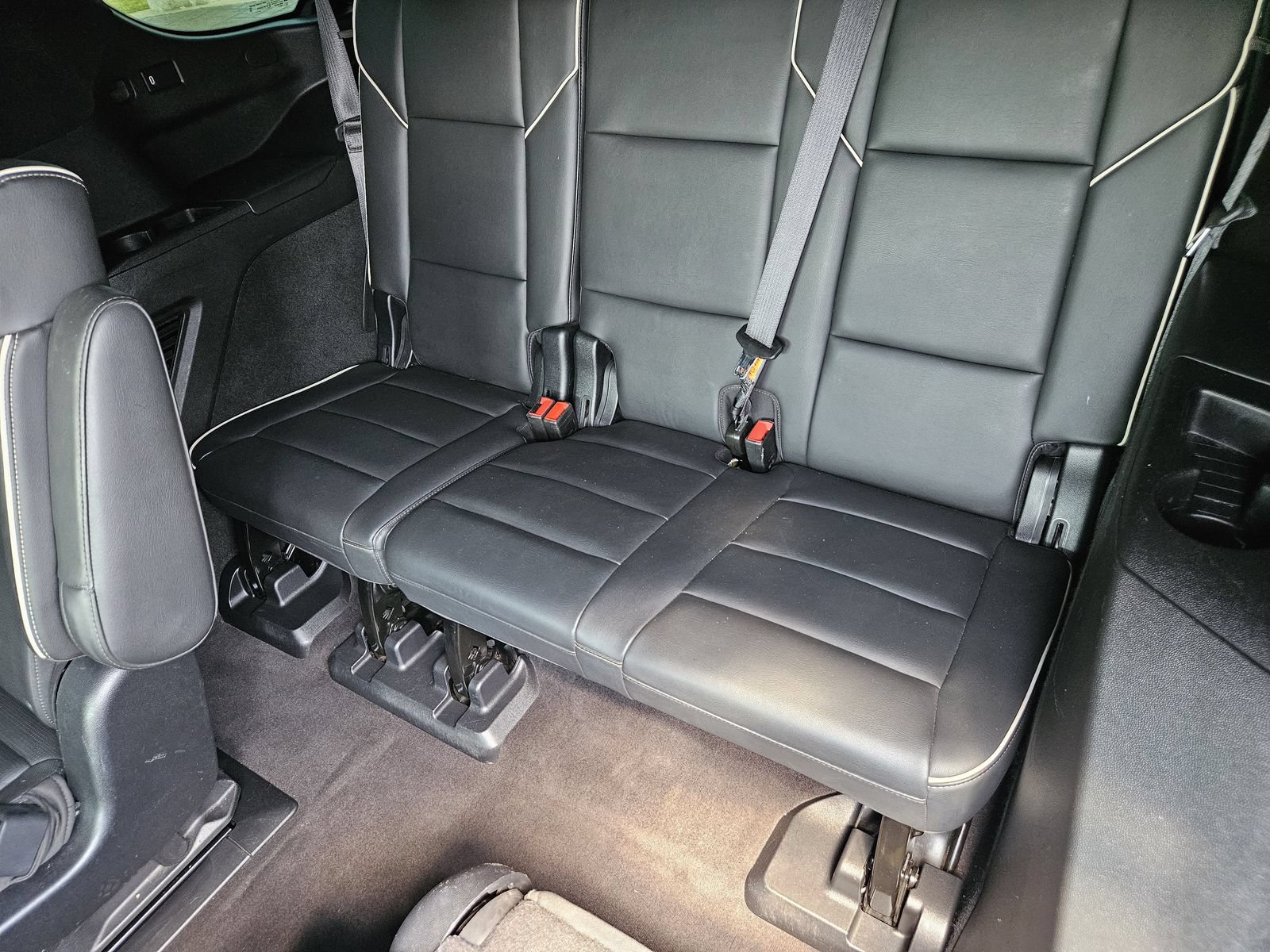 Used 2023 Cadillac Escalade Premium Luxury AWD/4WD image 33