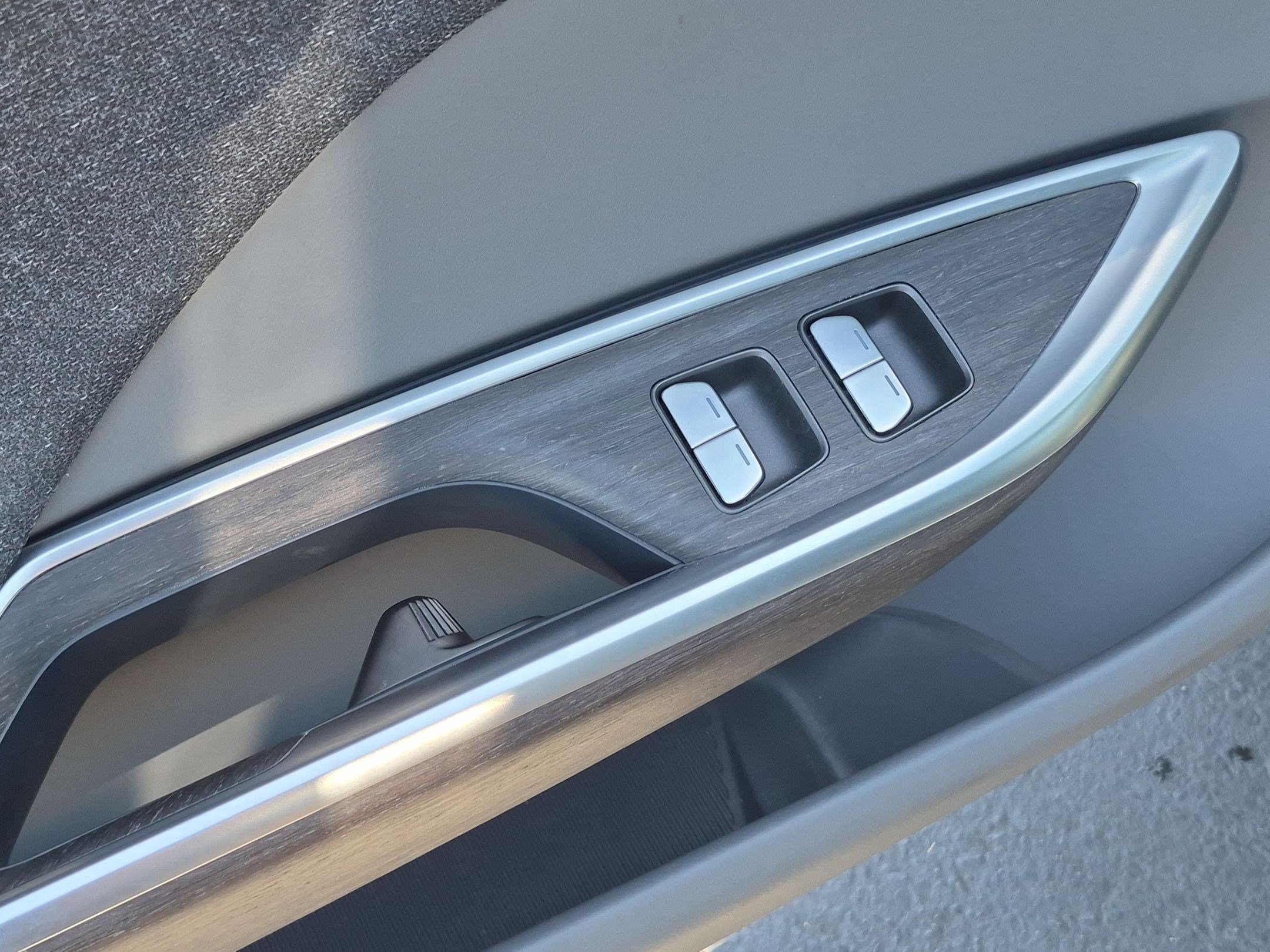 Used 2024 Lucid Air Pure RWD image 15