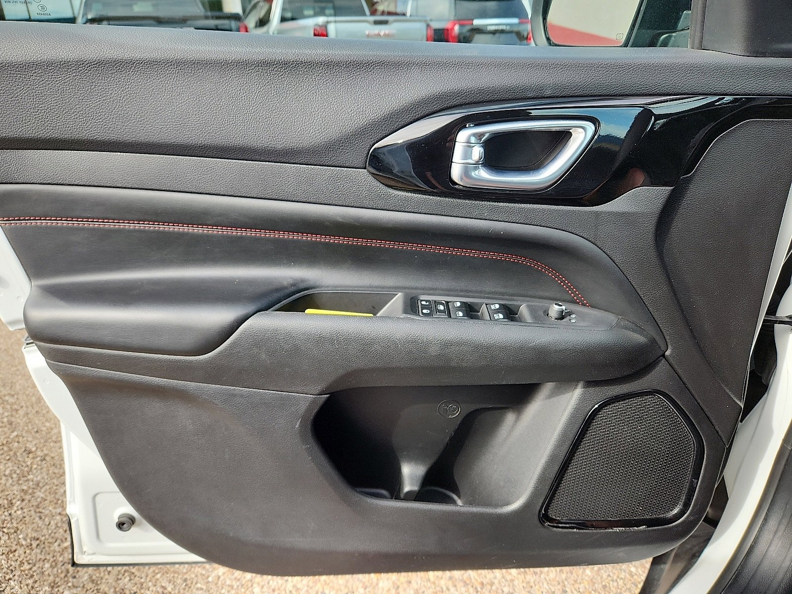 Used 2023 Jeep Compass Trailhawk image 15