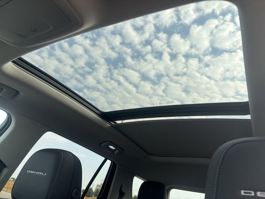 New 2026 GMC Terrain Denali w/ LPO, Floor Liner Package image 36