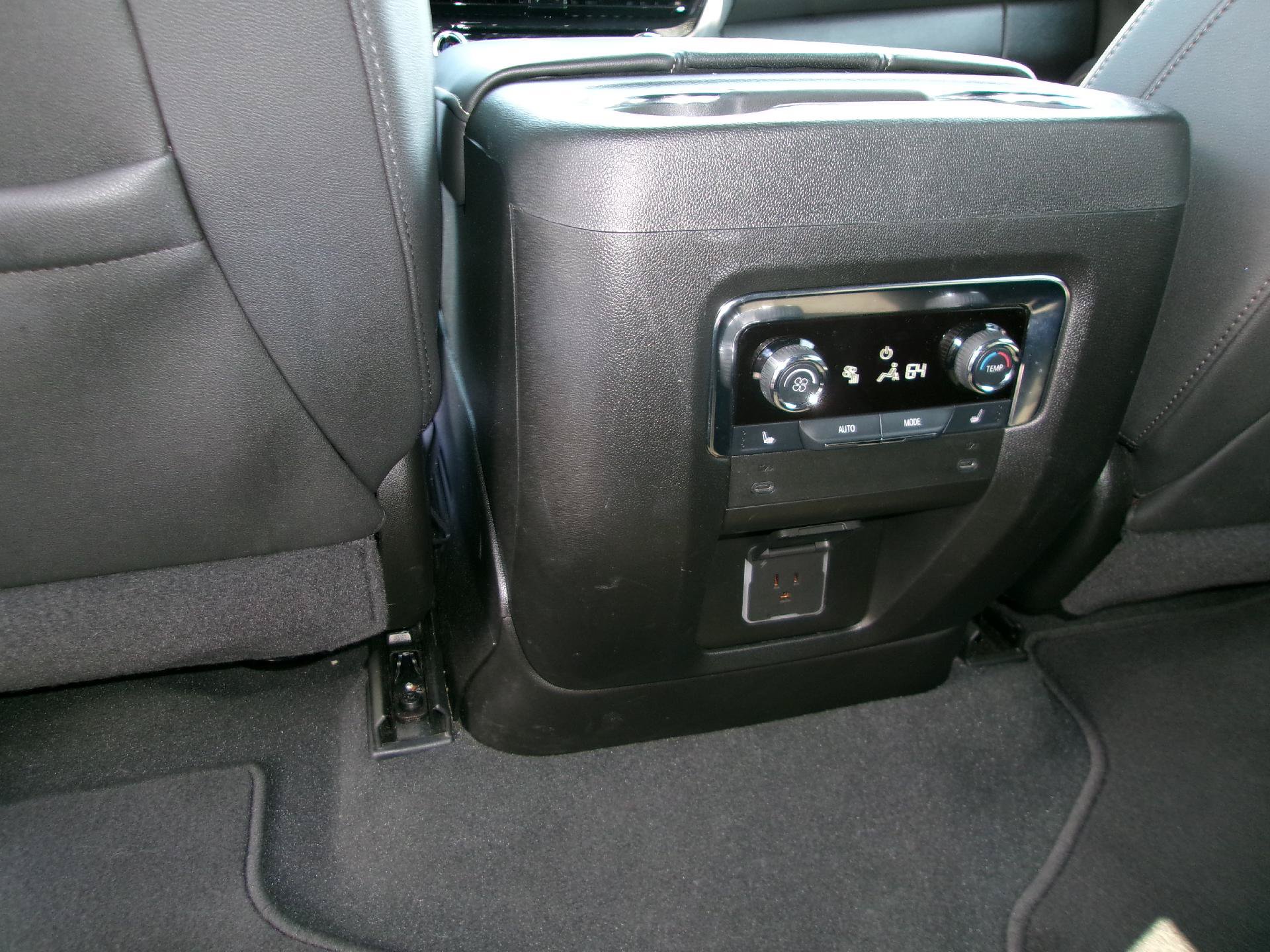 Certified 2025 Chevrolet Suburban Premier AWD/4WD image 13