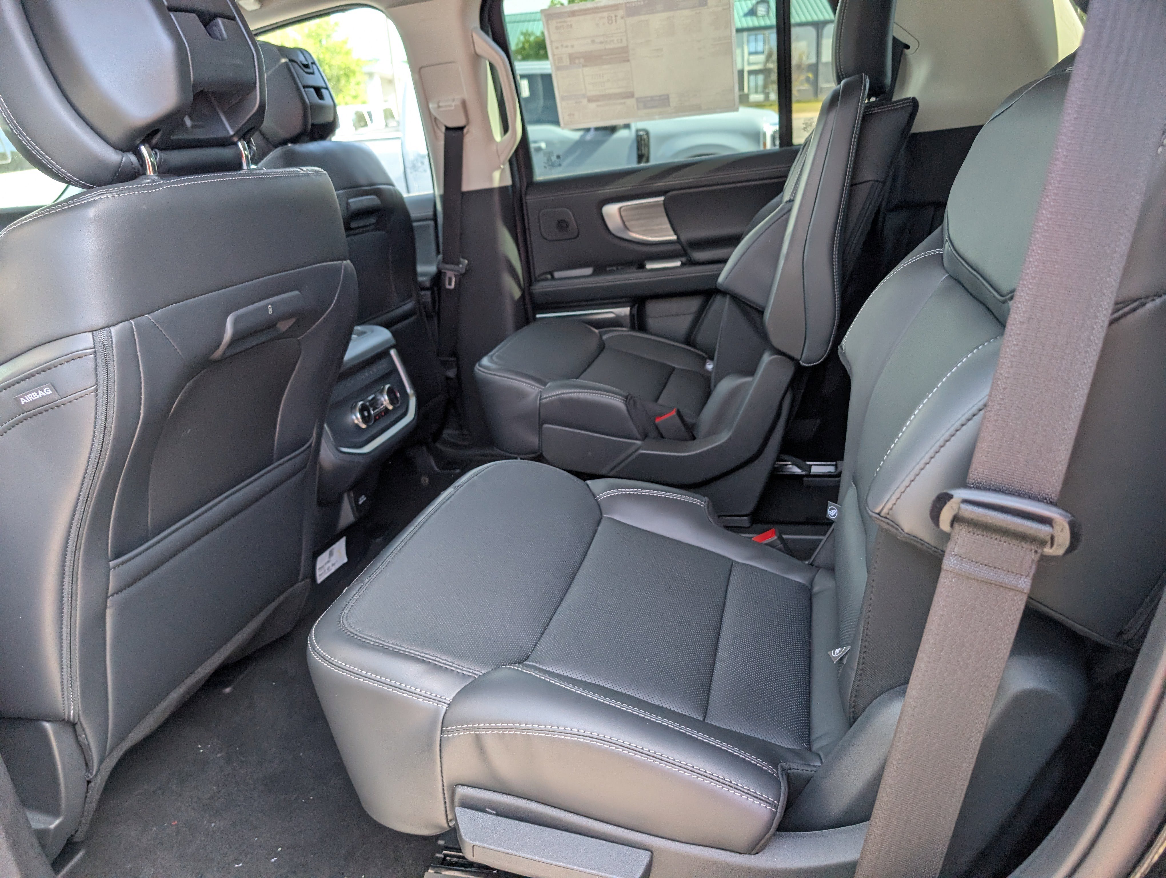 New 2026 Ford Expedition Platinum image 17