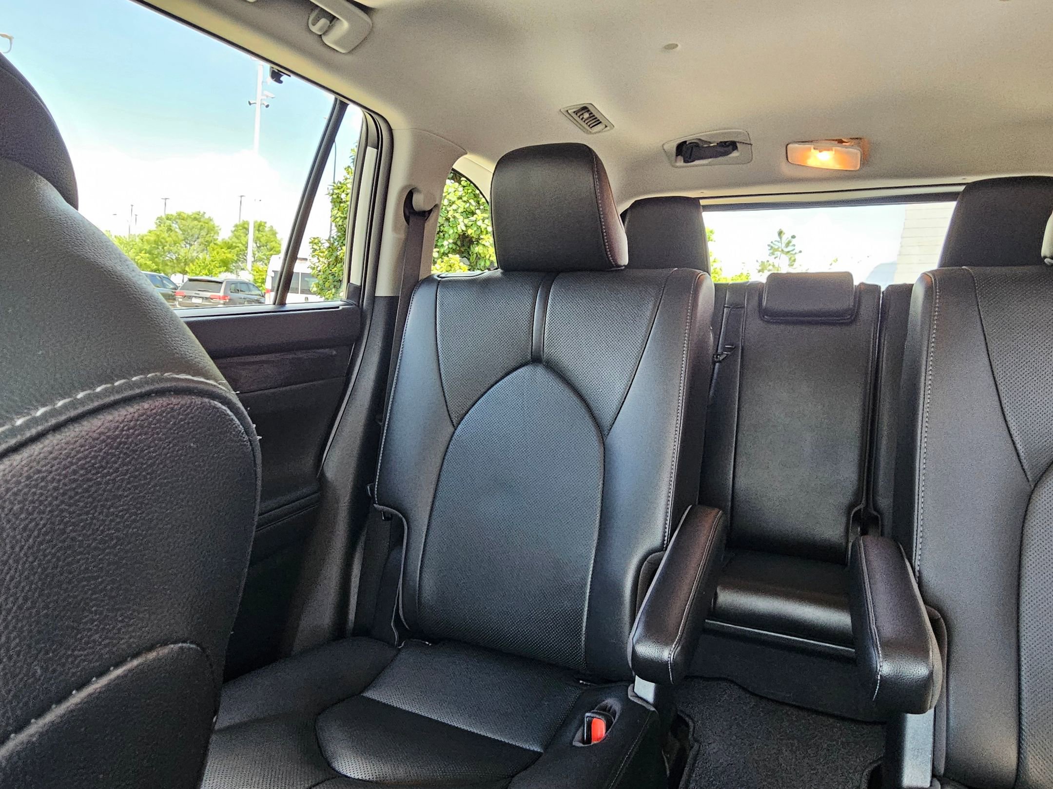 Used 2020 Toyota Highlander Limited image 24