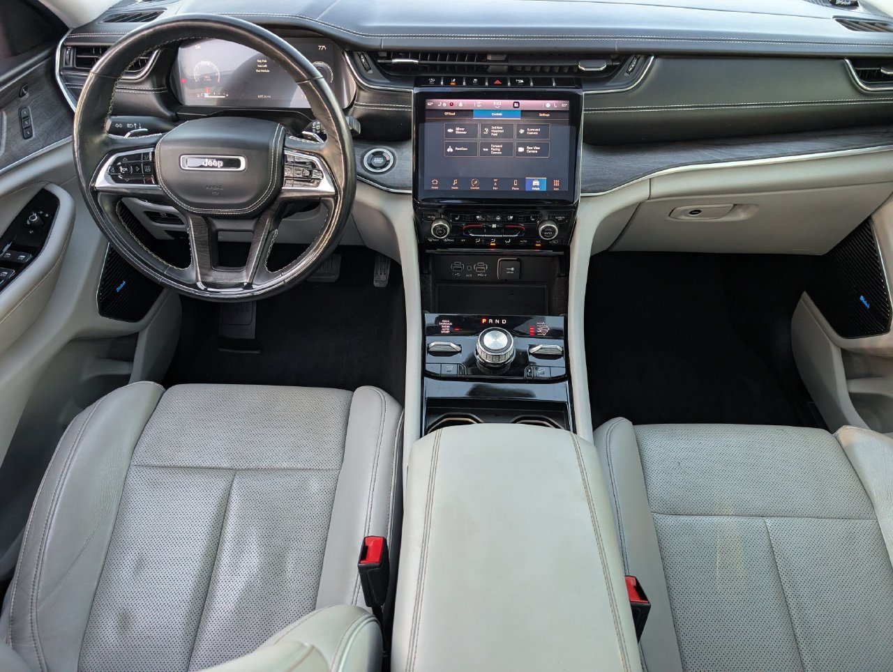 Used 2021 Jeep Grand Cherokee L Overland w/ Advanced Protech Group III AWD/4WD image 9