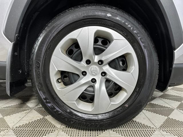 Used 2023 Toyota RAV4 LE AWD/4WD image 9