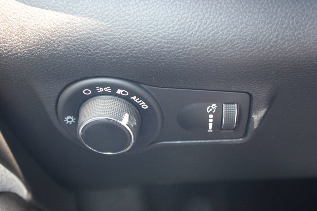 Used 2024 Jeep Compass Sport AWD/4WD image 40