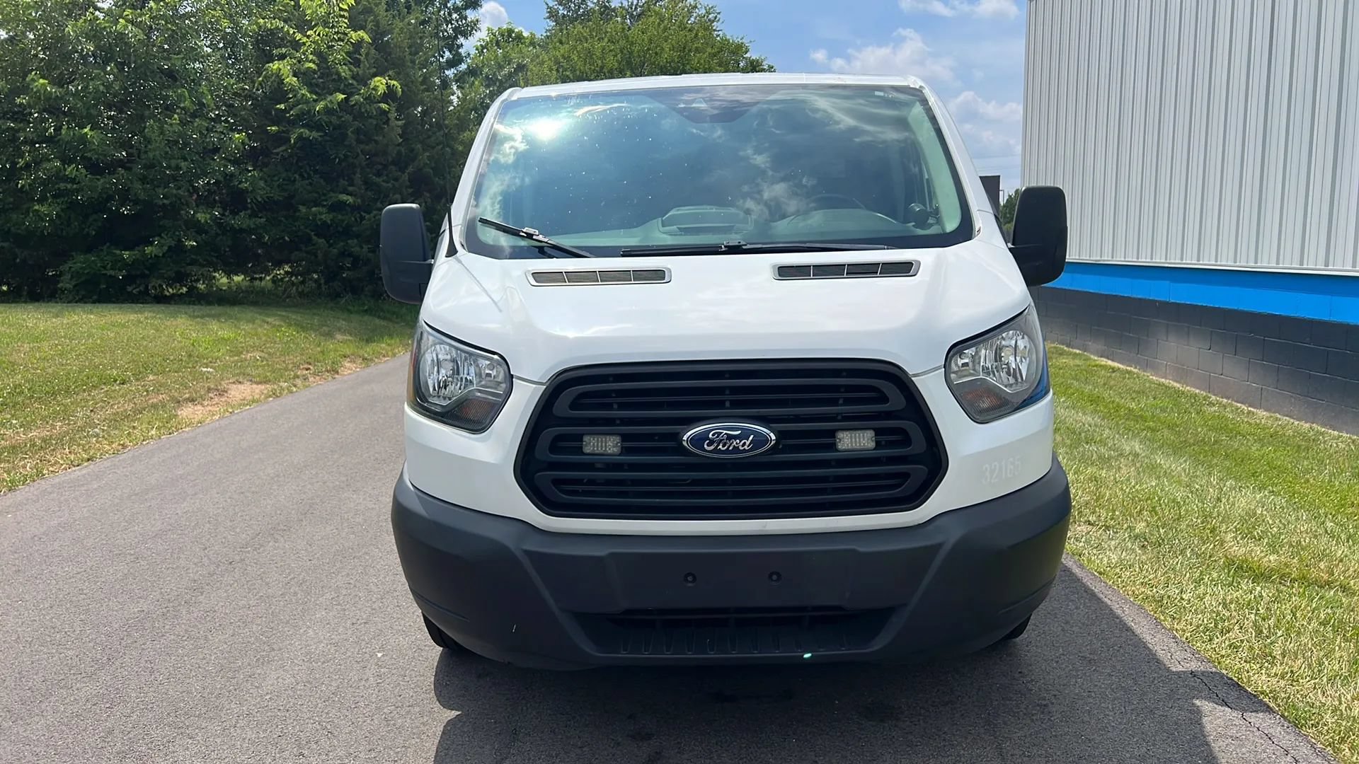 Used 2019 Ford Transit 150 130 Low Roof RWD image 2