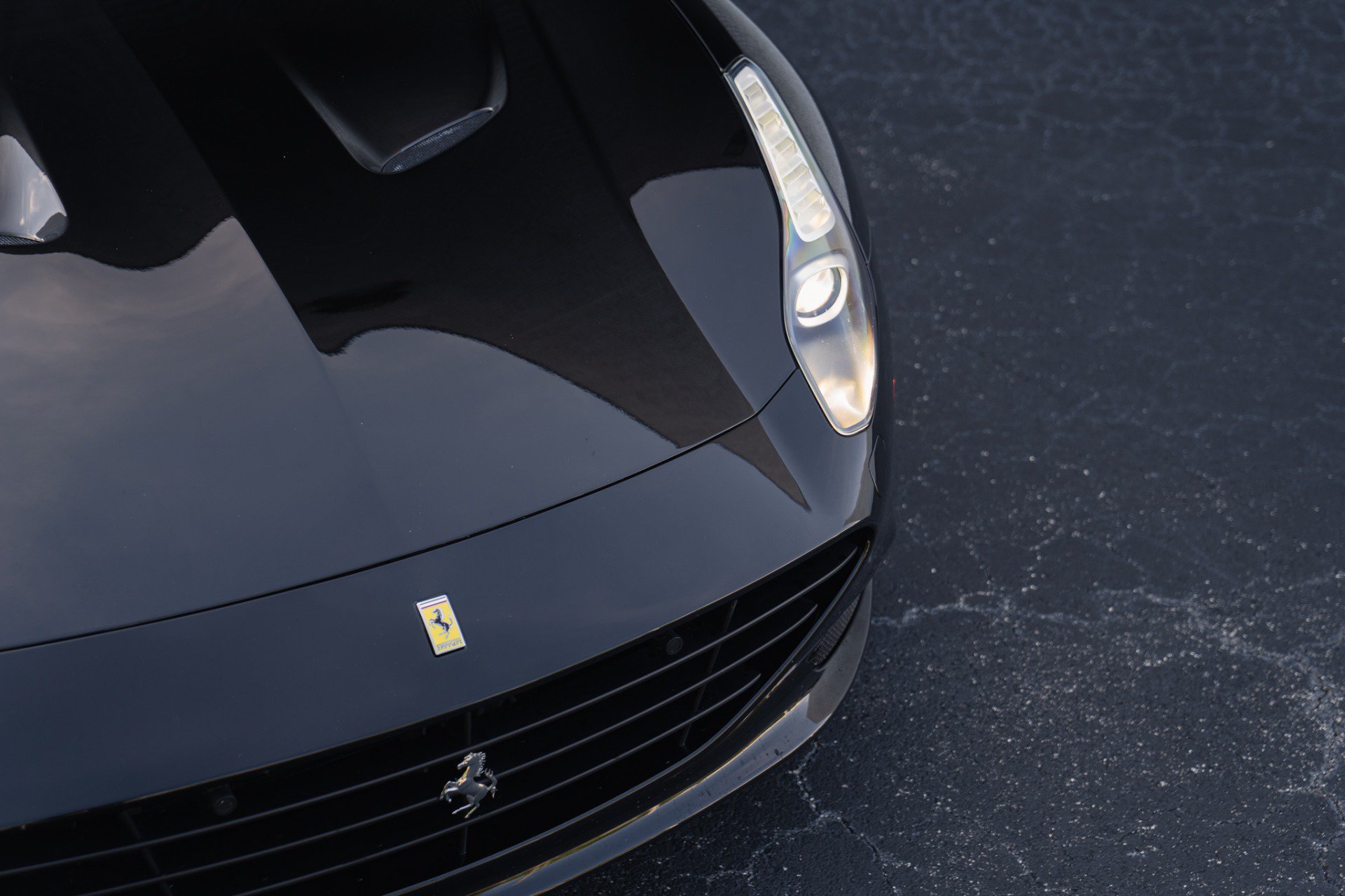 Used 2017 Ferrari California T RWD image 15