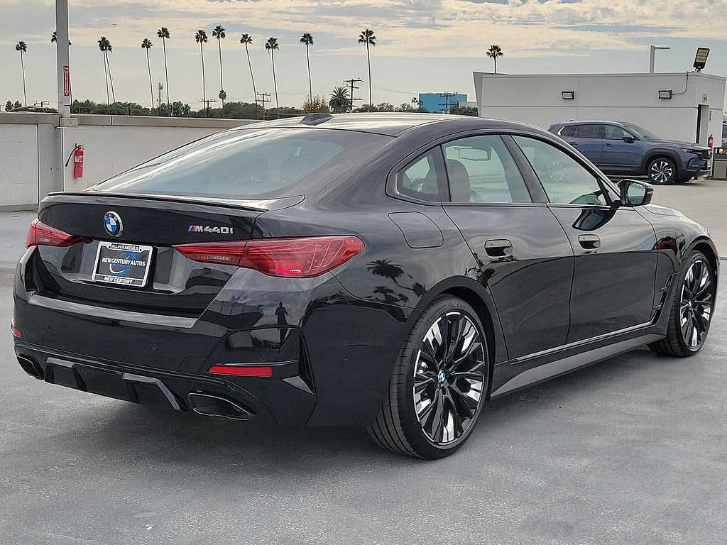 New 2026 BMW M440i w/ Premium Package RWD image 3
