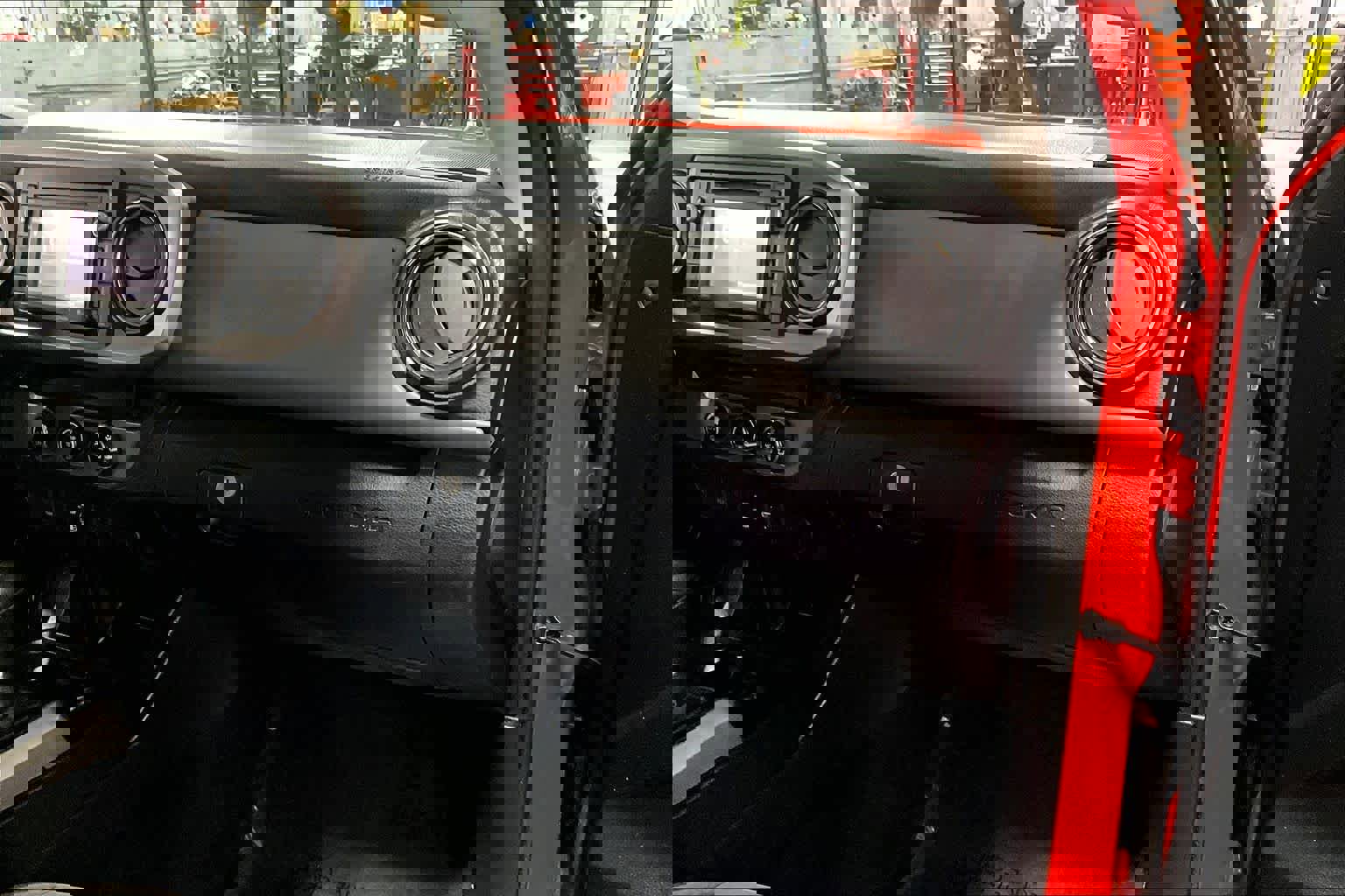 Used 2018 Toyota Tacoma SR5 image 17