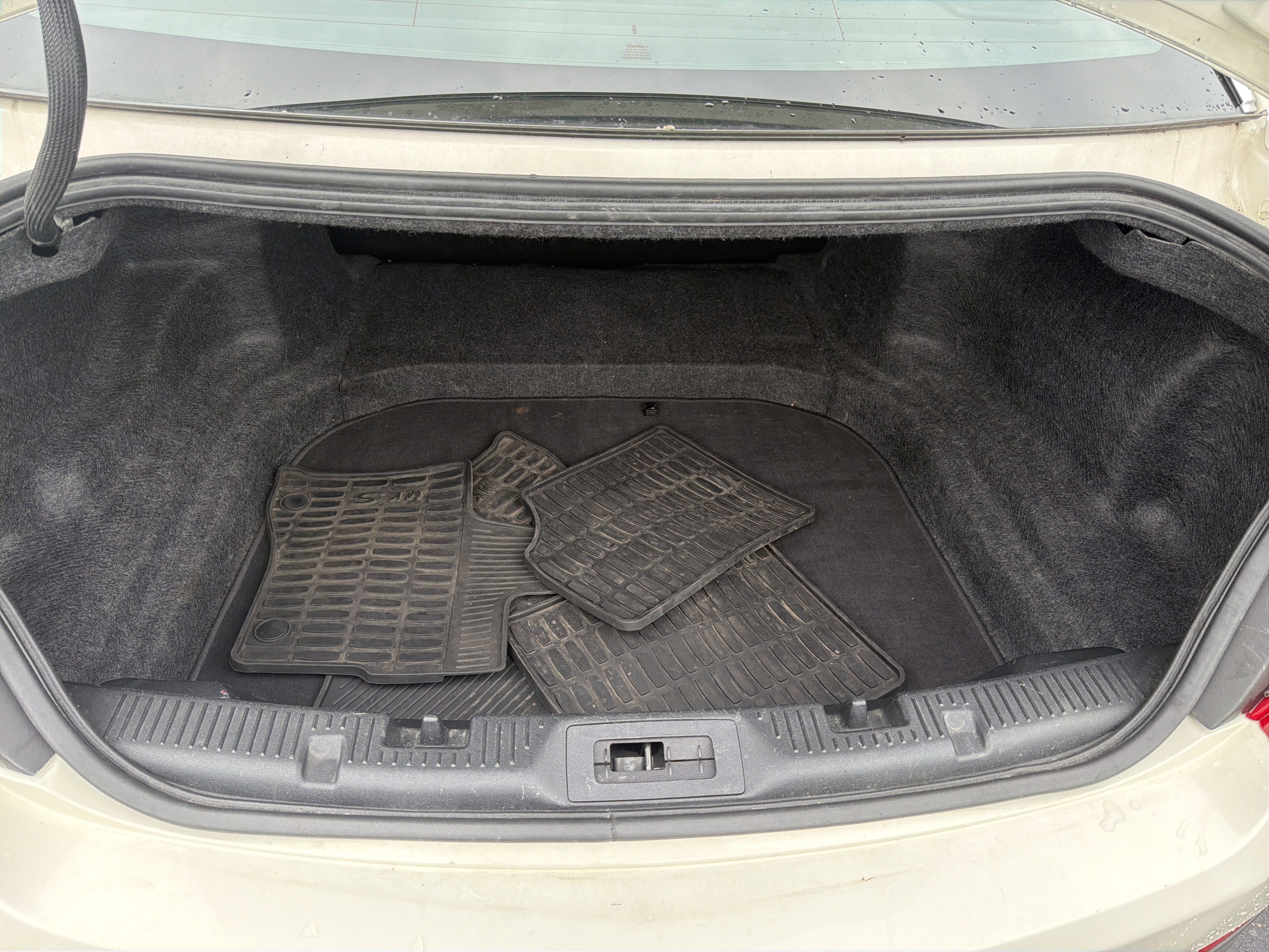Used 2013 Lincoln MKS AWD image 8