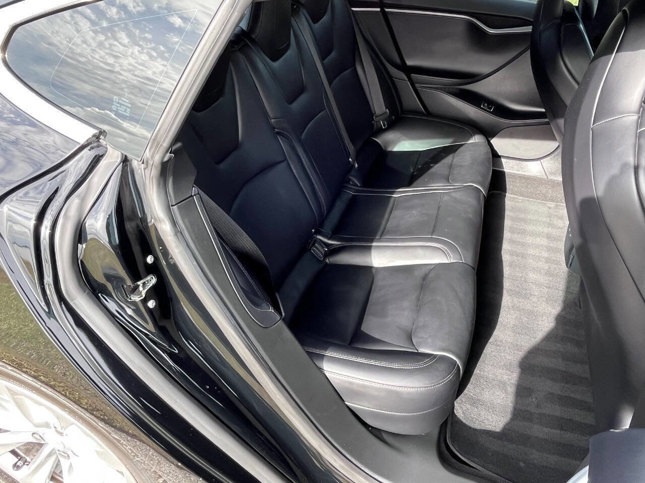 Used 2018 Tesla Model S 100D image 23