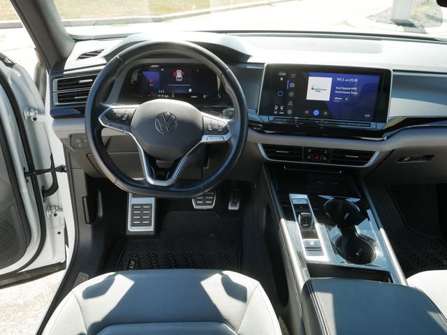 Certified 2024 Volkswagen Atlas Cross Sport SEL R-Line AWD/4WD image 21