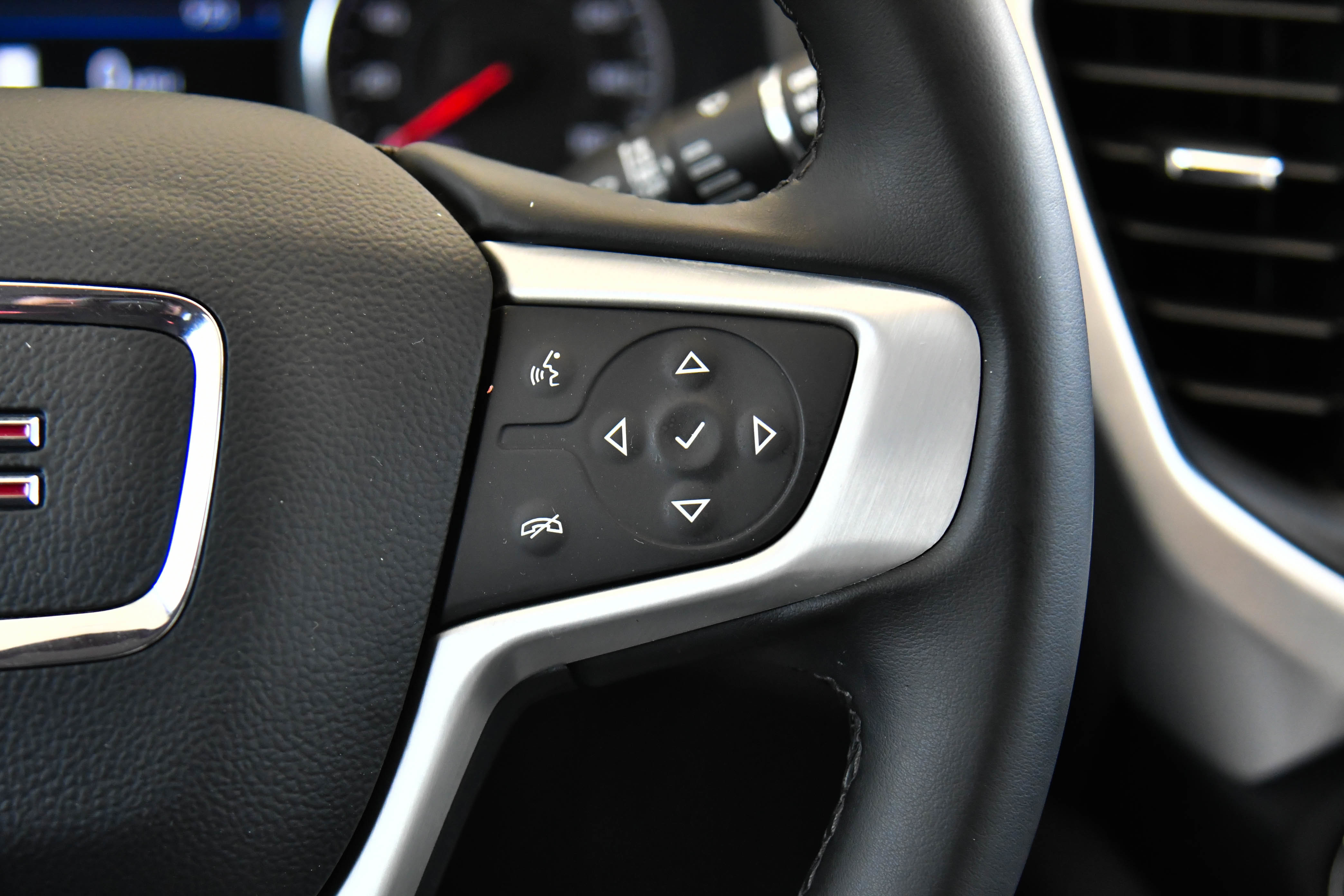 Used 2023 GMC Acadia SLT image 31