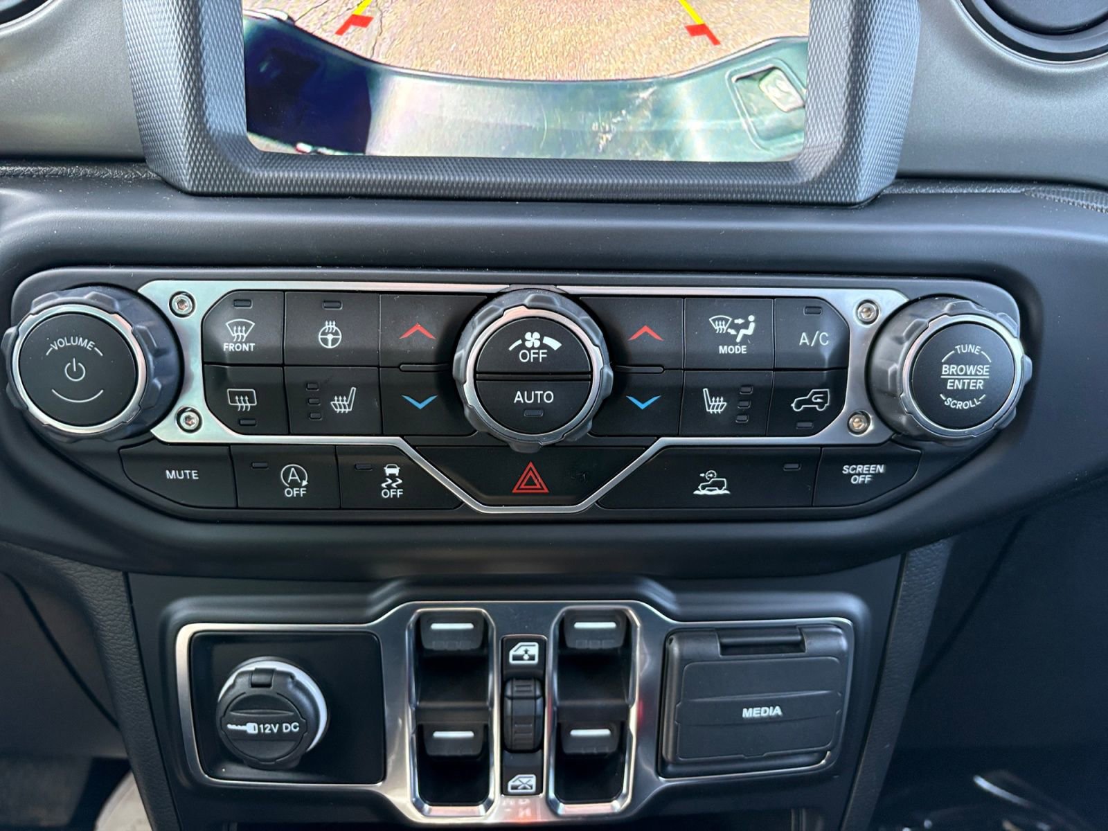 Used 2022 Jeep Gladiator Sport image 30